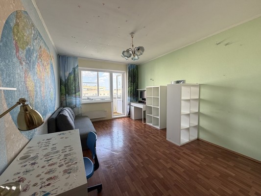Продам двухкомнатную (2-комн.) квартиру, им. 70-летия Октября ул, 32, Краснодар г