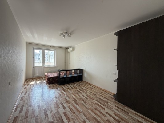 Продам однокомнатную (1-комн.) квартиру, им. Калинина ул, 13к63, Краснодар г