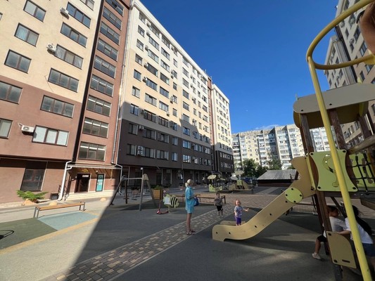 Продам однокомнатную (1-комн.) квартиру, Парковая ул, 1к1, Белоглинка с