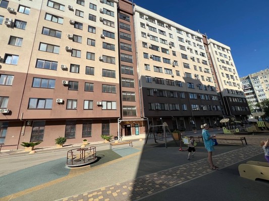 Продам однокомнатную (1-комн.) квартиру, Парковая ул, 1к1, Белоглинка с