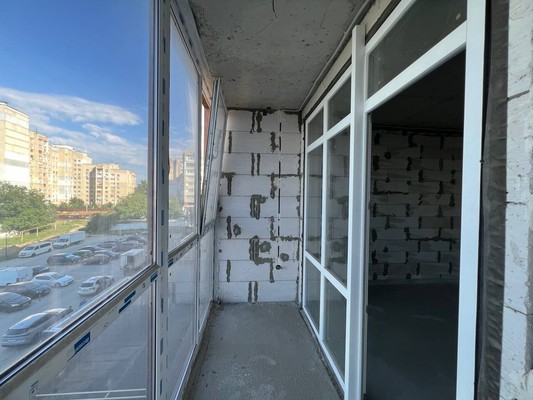Продам однокомнатную (1-комн.) квартиру, Парковая ул, 1к1, Белоглинка с