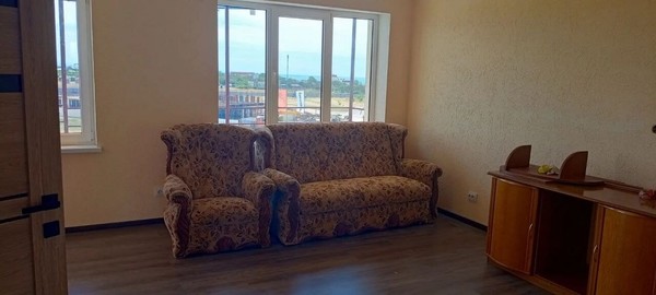 Продам трехкомнатную (3-комн.) квартиру, Набережная ул, 70к109, Николаевка пгт