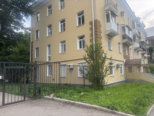 Продам трехкомнатную (3-комн.) квартиру, Соловьева ул, 14, Пермь г