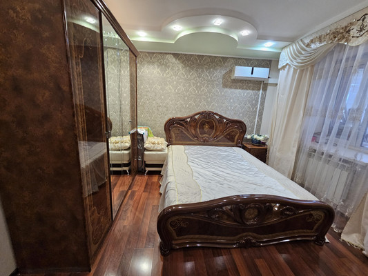 Продам трехкомнатную (3-комн.) квартиру, Меридианная ул, 3А, Казань г