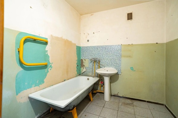 Продам трехкомнатную (3-комн.) квартиру, Победы б-р, 45а, Воронеж г