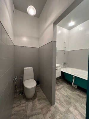 Продам многокомнатную квартиру, Полянка мкр, 176, Лесные Поляны п