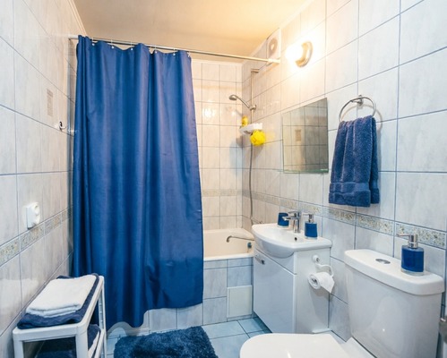 Продам двухкомнатную (2-комн.) квартиру, Курортная ул, 4, Калининград г