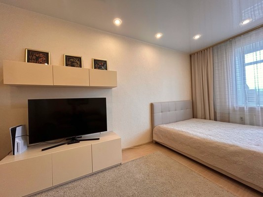Продам двухкомнатную (2-комн.) квартиру, Кронштадтская ул, 31, Пермь г