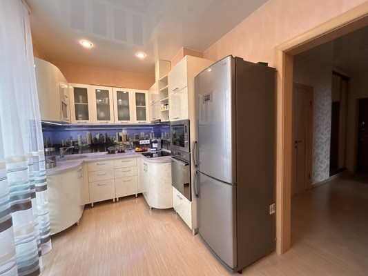 Продам двухкомнатную (2-комн.) квартиру, Кронштадтская ул, 31, Пермь г