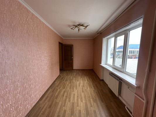 Продам двухкомнатную (2-комн.) квартиру, Базарная пл, 14, Кропоткин г