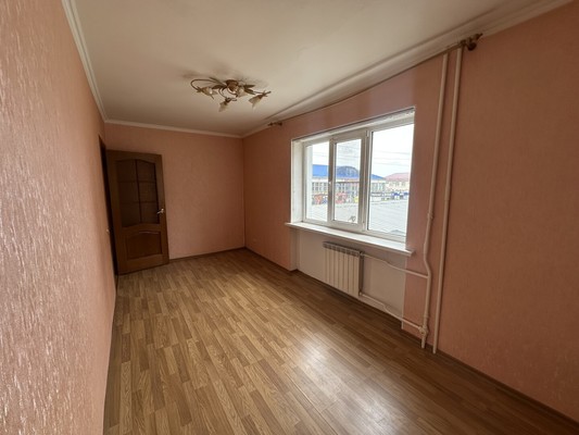 Продам двухкомнатную (2-комн.) квартиру, Базарная пл, 14, Кропоткин г