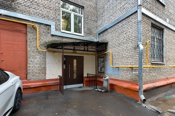 Продам комнату в 2-комн. квартире, Окружной проезд, 11к5, Москва г