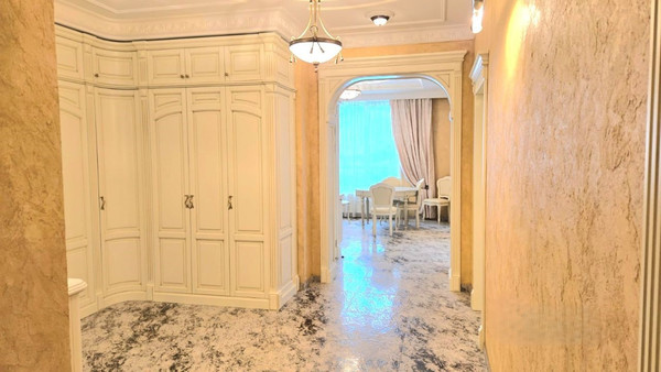 Продам трехкомнатную (3-комн.) квартиру, Первомайская ул, 42к4, Москва г