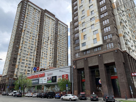 Продам трехкомнатную (3-комн.) квартиру, Первомайская ул, 42к4, Москва г
