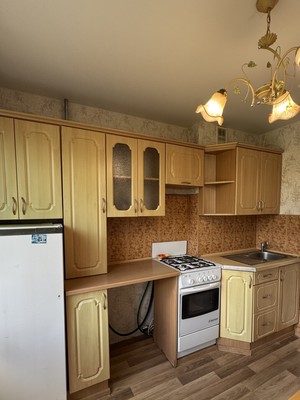 Продам двухкомнатную (2-комн.) квартиру, Подполковника Емельянова ул, 252, Калининград г