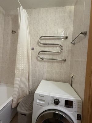 Продам трехкомнатную (3-комн.) квартиру, Саморы Машела ул, 4к4, Москва г