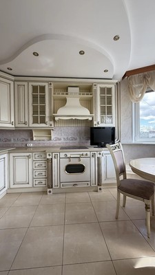 Продам трехкомнатную (3-комн.) квартиру, Одесская ул, 18к4, Москва г