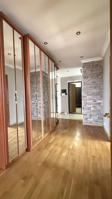 Продам трехкомнатную (3-комн.) квартиру, Одесская ул, 18к4, Москва г