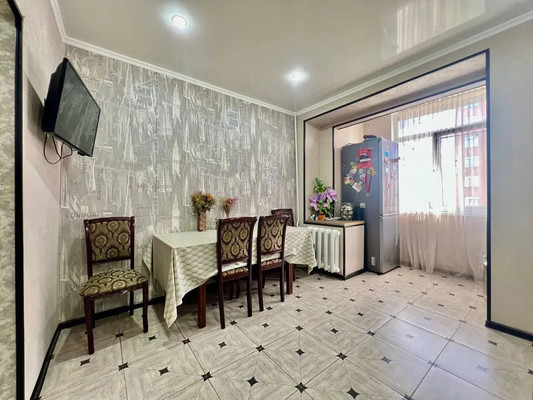 Продам трехкомнатную (3-комн.) квартиру, Кешокова ул, 83кА, Нальчик г
