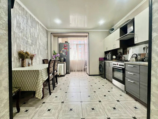 Продам трехкомнатную (3-комн.) квартиру, Кешокова ул, 83кА, Нальчик г