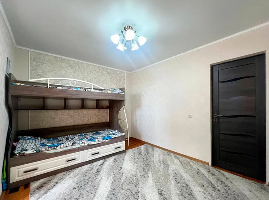 Продам трехкомнатную (3-комн.) квартиру, Кешокова ул, 83кА, Нальчик г