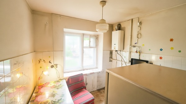 Продам трехкомнатную (3-комн.) квартиру, Коминтерна ул, 16, Королев г
