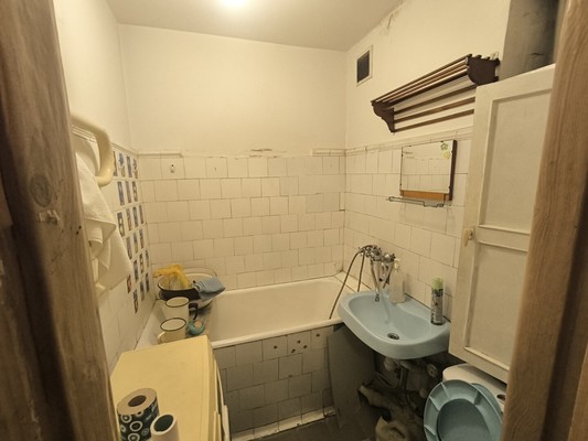 Продам трехкомнатную (3-комн.) квартиру, Коминтерна ул, 16, Королев г