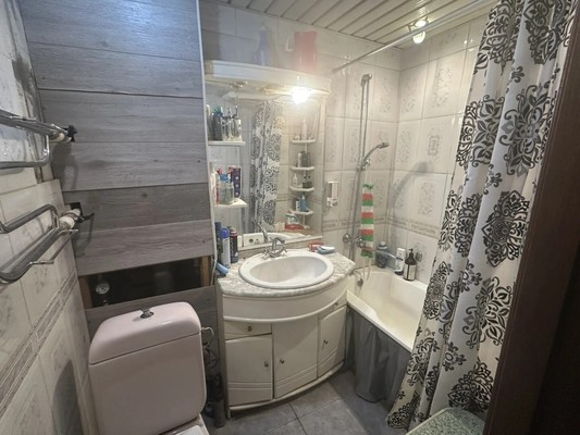 Продам трехкомнатную (3-комн.) квартиру, Фасадная ул, 8к7, Лесной Городок дп