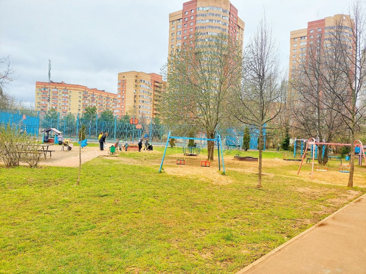 Продам трехкомнатную (3-комн.) квартиру, Фасадная ул, 8к7, Лесной Городок дп