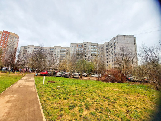 Продам трехкомнатную (3-комн.) квартиру, Фасадная ул, 8к7, Лесной Городок дп