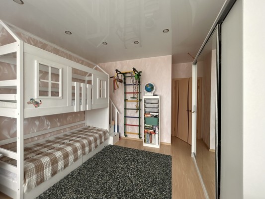 Продам двухкомнатную (2-комн.) квартиру, Кронштадтская ул, 31, Пермь г