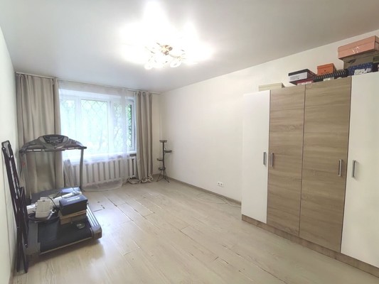 Продам трехкомнатную (3-комн.) квартиру, Симферопольская (Климовск мкр.) ул, 31, Подольск г