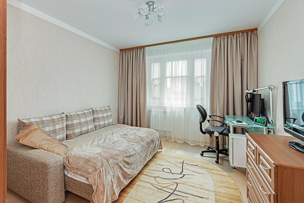Продам двухкомнатную (2-комн.) квартиру, Барышиха ул, 25к1, Москва г