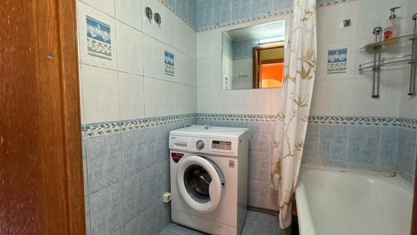 Продам двухкомнатную (2-комн.) квартиру, Академика Павлова ул, 41, Миасс г