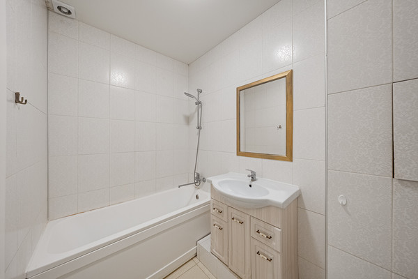 Продам однокомнатную (1-комн.) квартиру, Космонавтов б-р, 8, Красногорск г