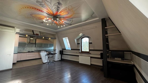 Продам трехкомнатную (3-комн.) квартиру, Пушкина ул, 4А, Калининград г