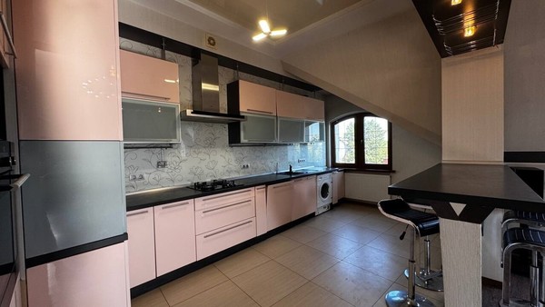 Продам трехкомнатную (3-комн.) квартиру, Пушкина ул, 4А, Калининград г