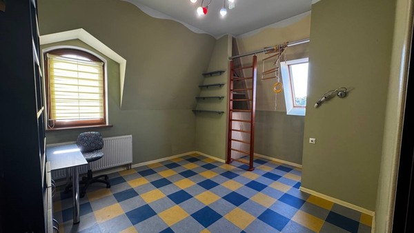Продам трехкомнатную (3-комн.) квартиру, Пушкина ул, 4А, Калининград г