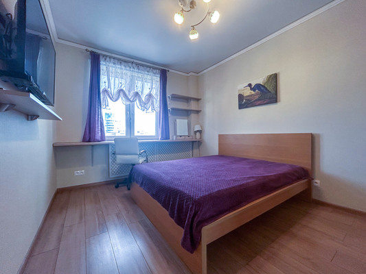 Продам однокомнатную (1-комн.) квартиру, Тарасова ул, 8к2, Санкт-Петербург г