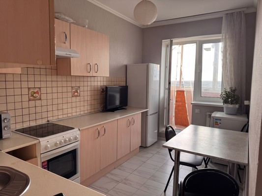 Продам однокомнатную (1-комн.) квартиру, Клубная ул, 55к1, Селятино рп