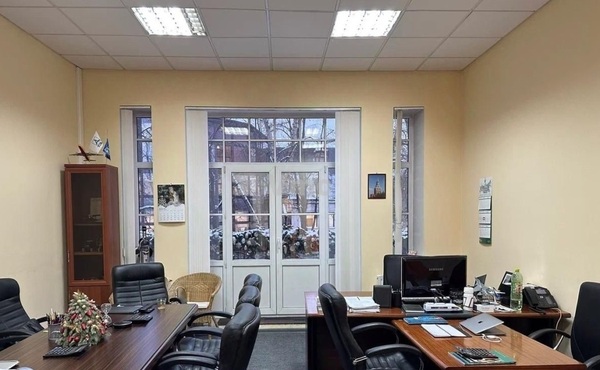 Продам коммерческое помещение 2 500 м2, Старая Басманная ул, 7 2, Москва г