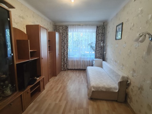 Продам однокомнатную (1-комн.) квартиру, Козьмодемьянская ул, 4, Великий Новгород г