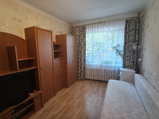 Продам однокомнатную (1-комн.) квартиру, Козьмодемьянская ул, 4, Великий Новгород г