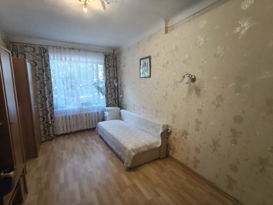 Продам однокомнатную (1-комн.) квартиру, Козьмодемьянская ул, 4, Великий Новгород г