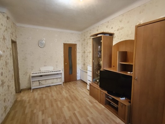 Продам однокомнатную (1-комн.) квартиру, Козьмодемьянская ул, 4, Великий Новгород г