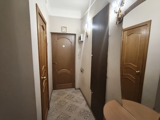 Продам однокомнатную (1-комн.) квартиру, Козьмодемьянская ул, 4, Великий Новгород г