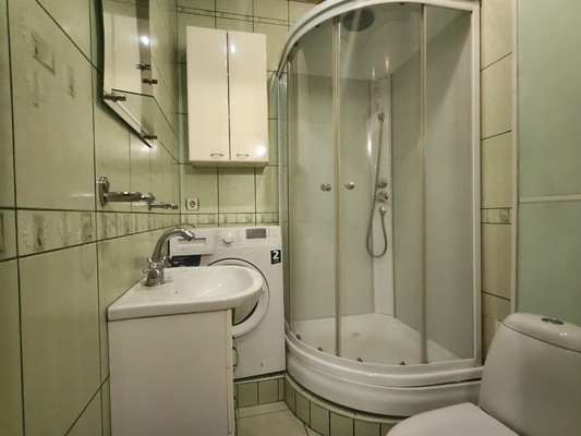 Продам однокомнатную (1-комн.) квартиру, Козьмодемьянская ул, 4, Великий Новгород г
