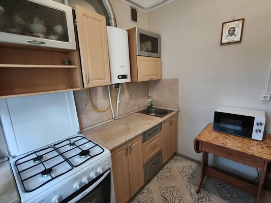 Продам однокомнатную (1-комн.) квартиру, Козьмодемьянская ул, 4, Великий Новгород г