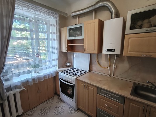 Продам однокомнатную (1-комн.) квартиру, Козьмодемьянская ул, 4, Великий Новгород г