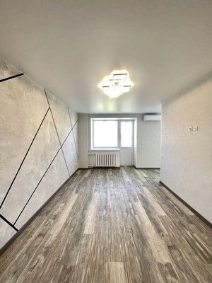 Продам трехкомнатную (3-комн.) квартиру, Карла Маркса ул, 76, Ишим г